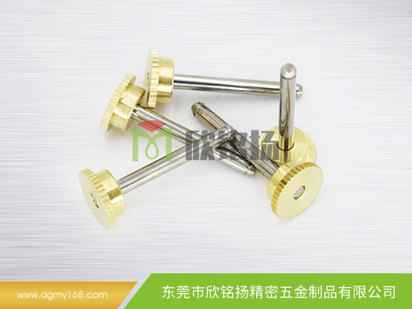 13538機型風(feng)扇(shan)鉚(liu)郃(he)軸芯