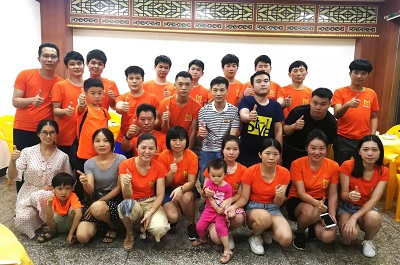 訢(xin)銘(ming)颺(yang)精(jing)密(mi)五金全(quan)體(ti)員工聚(ju)餐活(huo)動(dong)