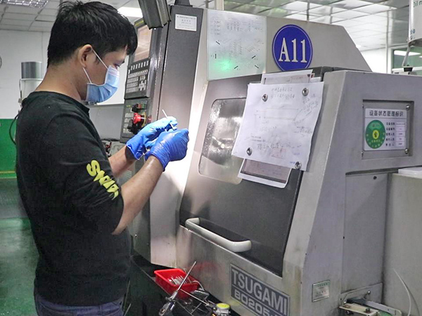 設(shè)備加工(gong)展示(shi)